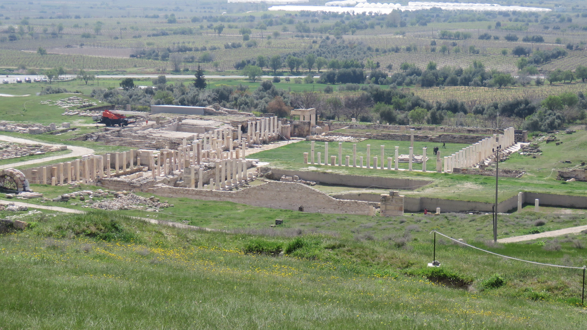 1,600-year-old Roman villa complex unearthed in Tripolis reveals stunning fish pond