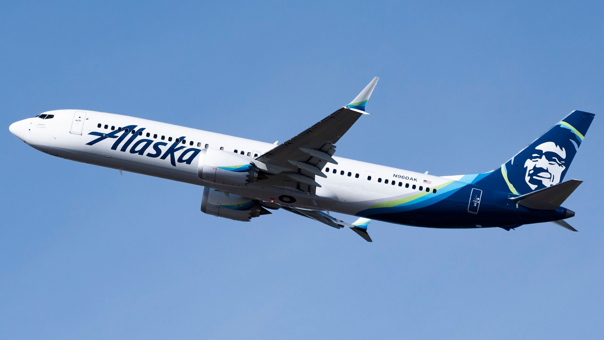 Alaska Airlines resumes ops after grounding over 200 flights due to IT failure