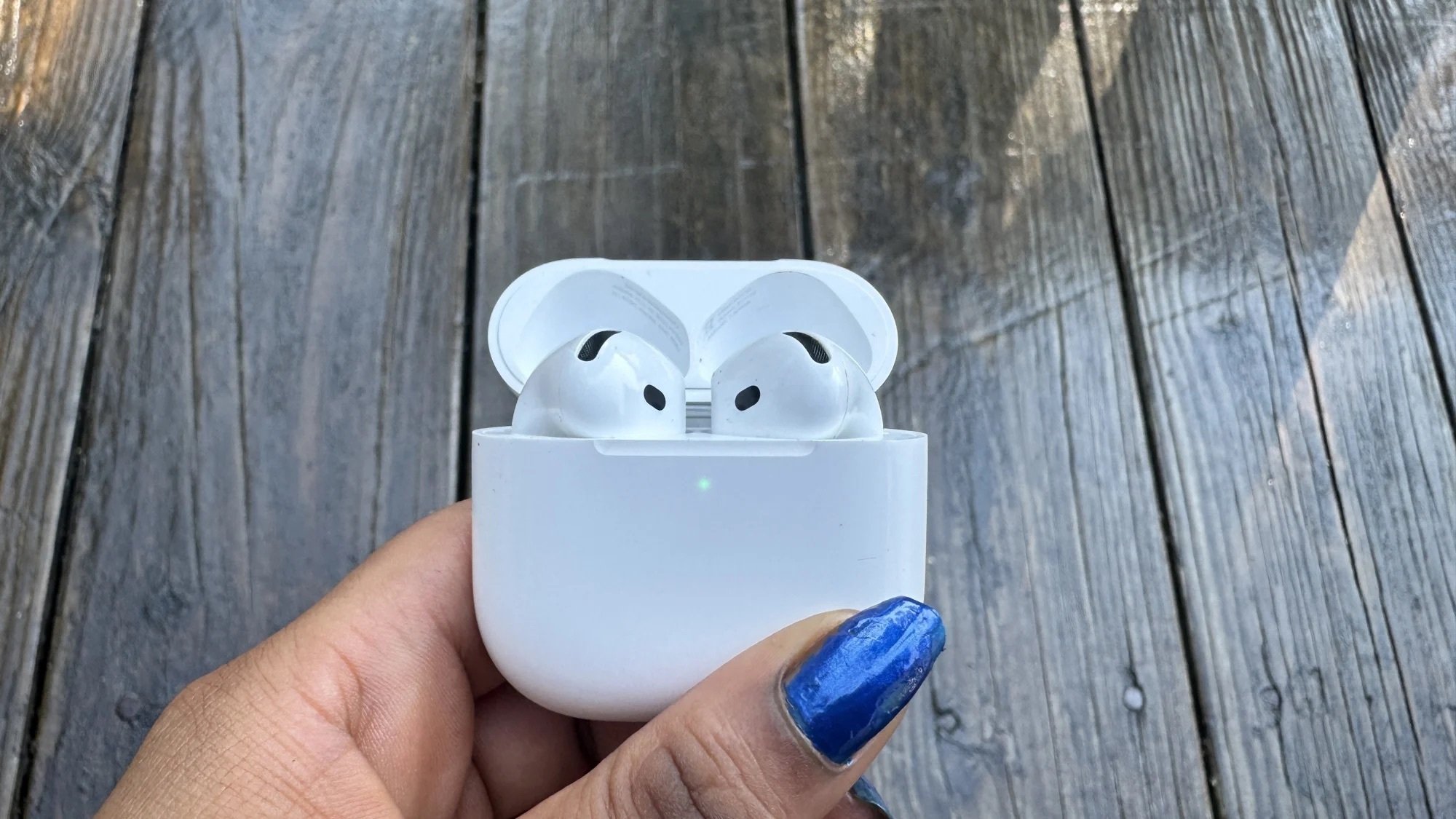 Attention: Apple AirPods 4 are back under $100 at Amazon