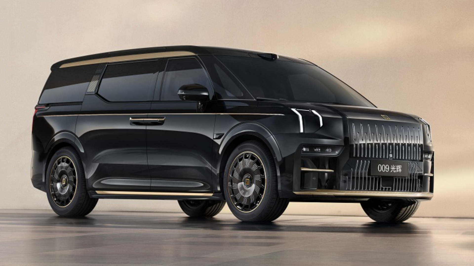 China’s EV giant unveils SUV with 621-mile range, massive 70 kWh battery