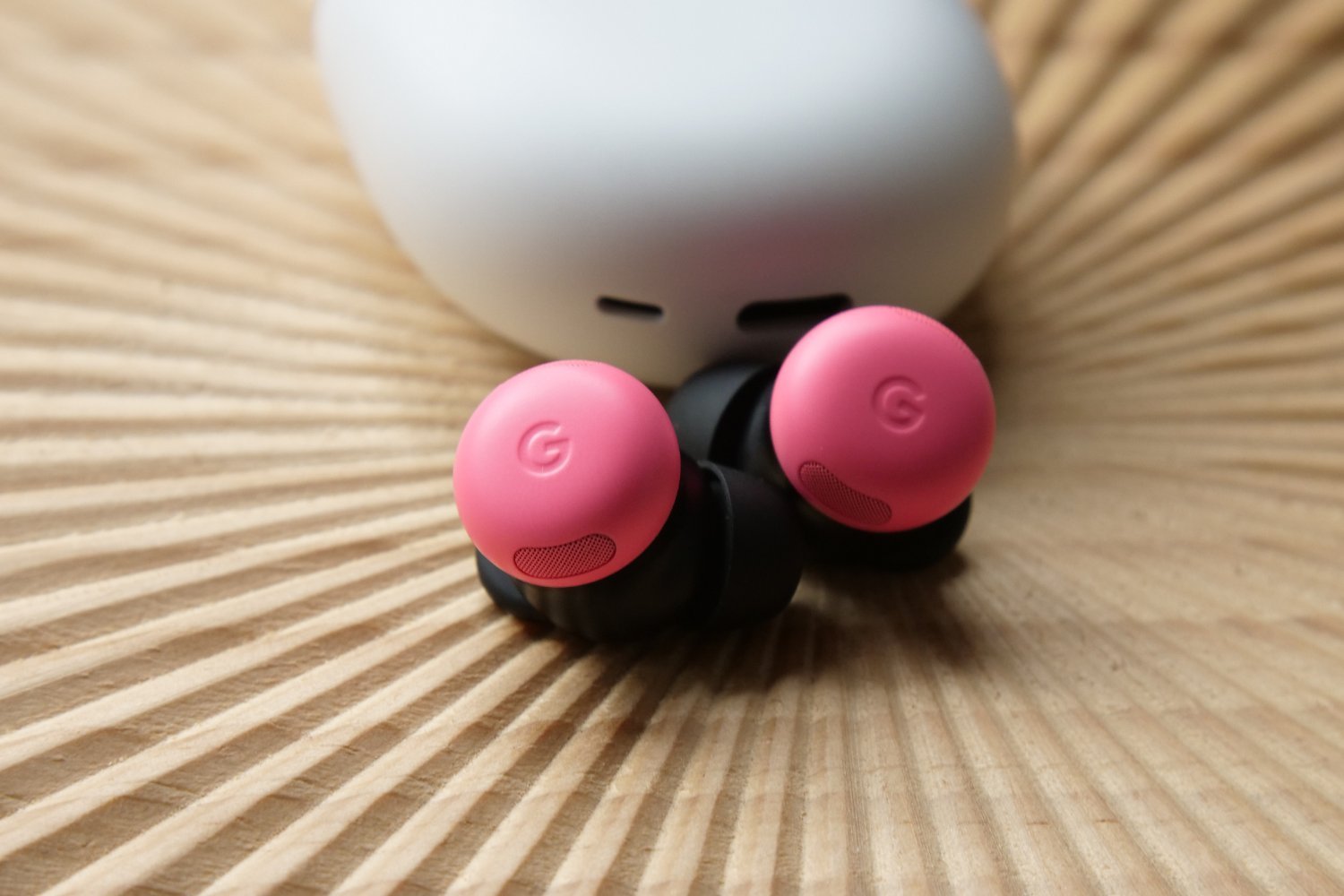 Forget the Pixel Buds 3, Google Should Make an AirPods Max Killer