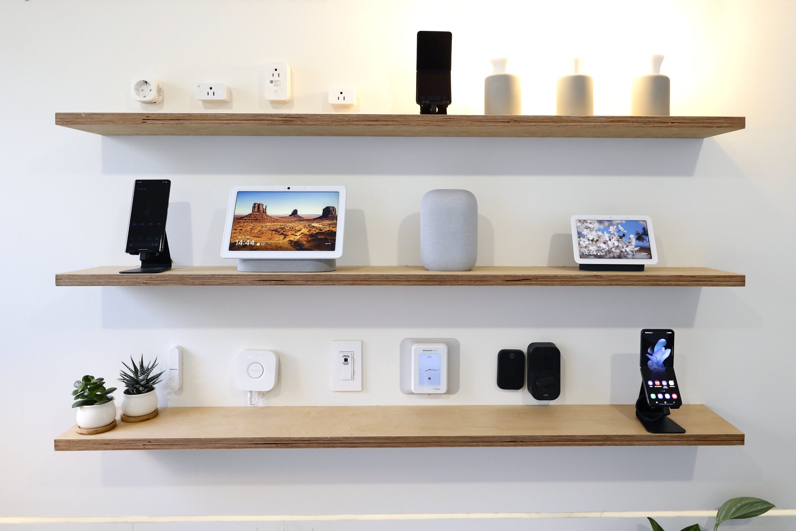 Is Google Home another victim of ensh*ttification? Redditors discuss, Google responds.