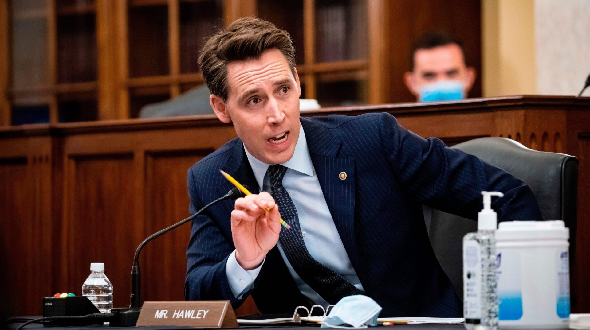 Josh Hawley Wants to Send Out Rebate Checks So Americans Can ‘Benefit’ From Trump’s Tariffs