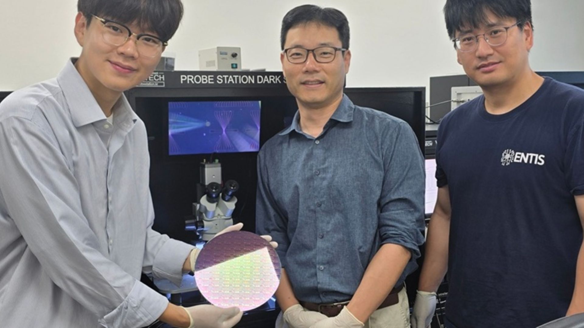 Robots can now feel difference between pat and punch with new artificial nerves