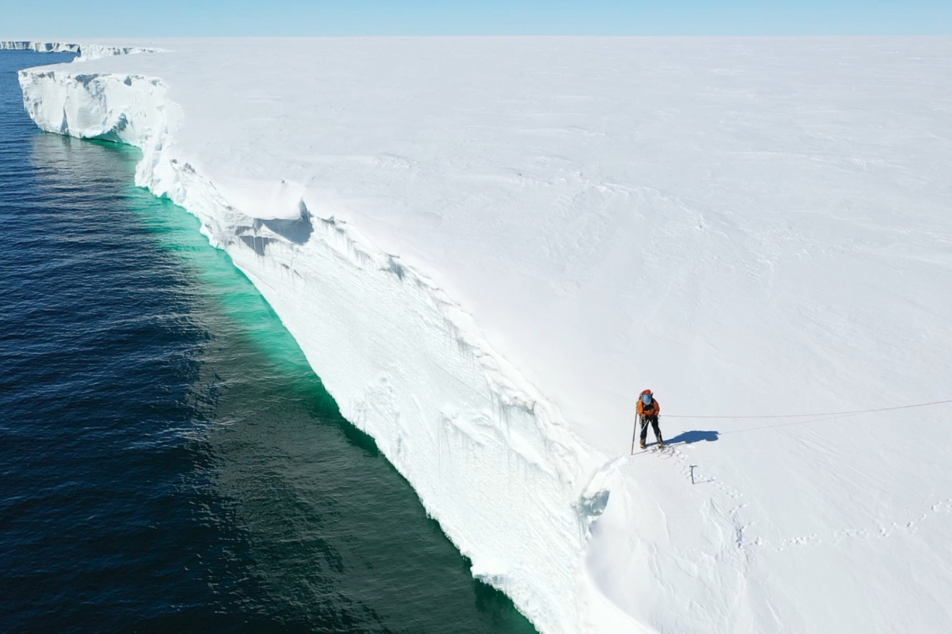 Scientists Uncover Surprising Link Between Tides and Earth’s Biggest Icebergs