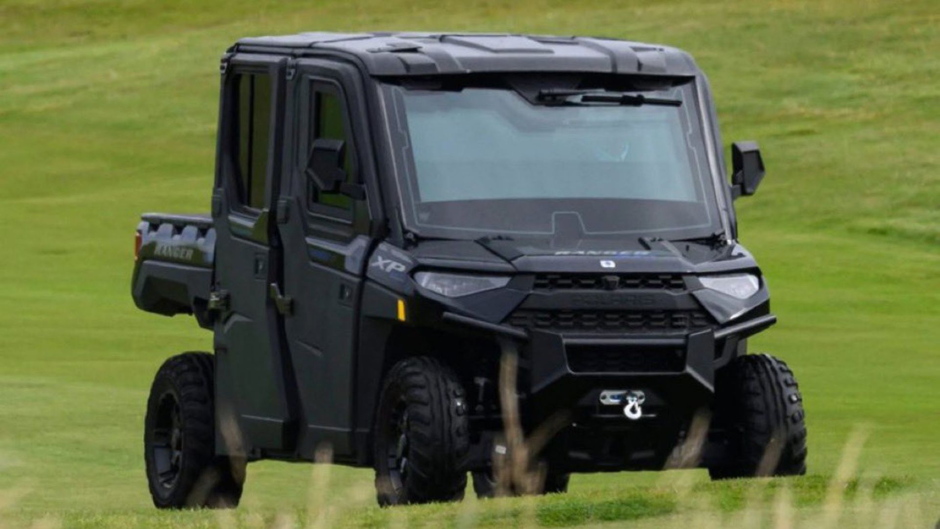 Secret Service fields first bulletproof golf buggy for President Trump’s ‘safe swings’