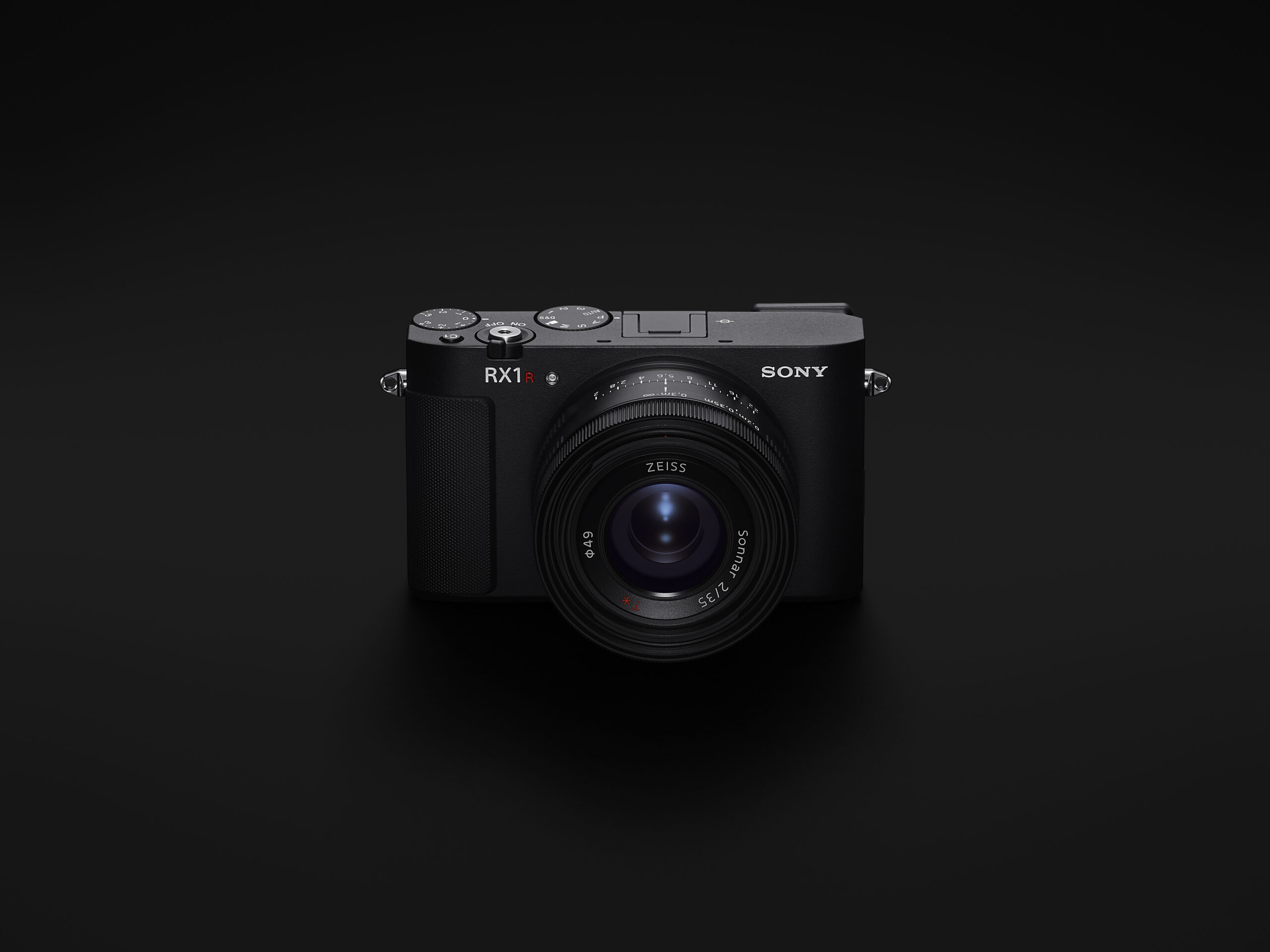 Sony is still stubborn about the size of its cameras