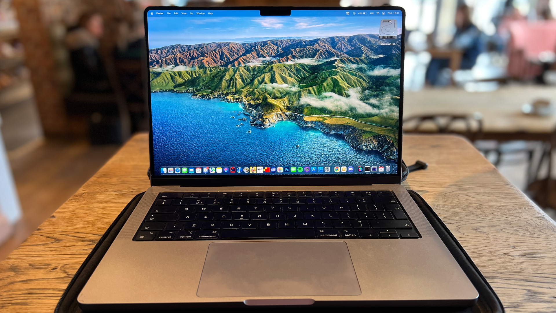 Want to turn your MacBook into a weighing scale? Me neither, but an app that gives the trackpad this ability looks impressively accurate