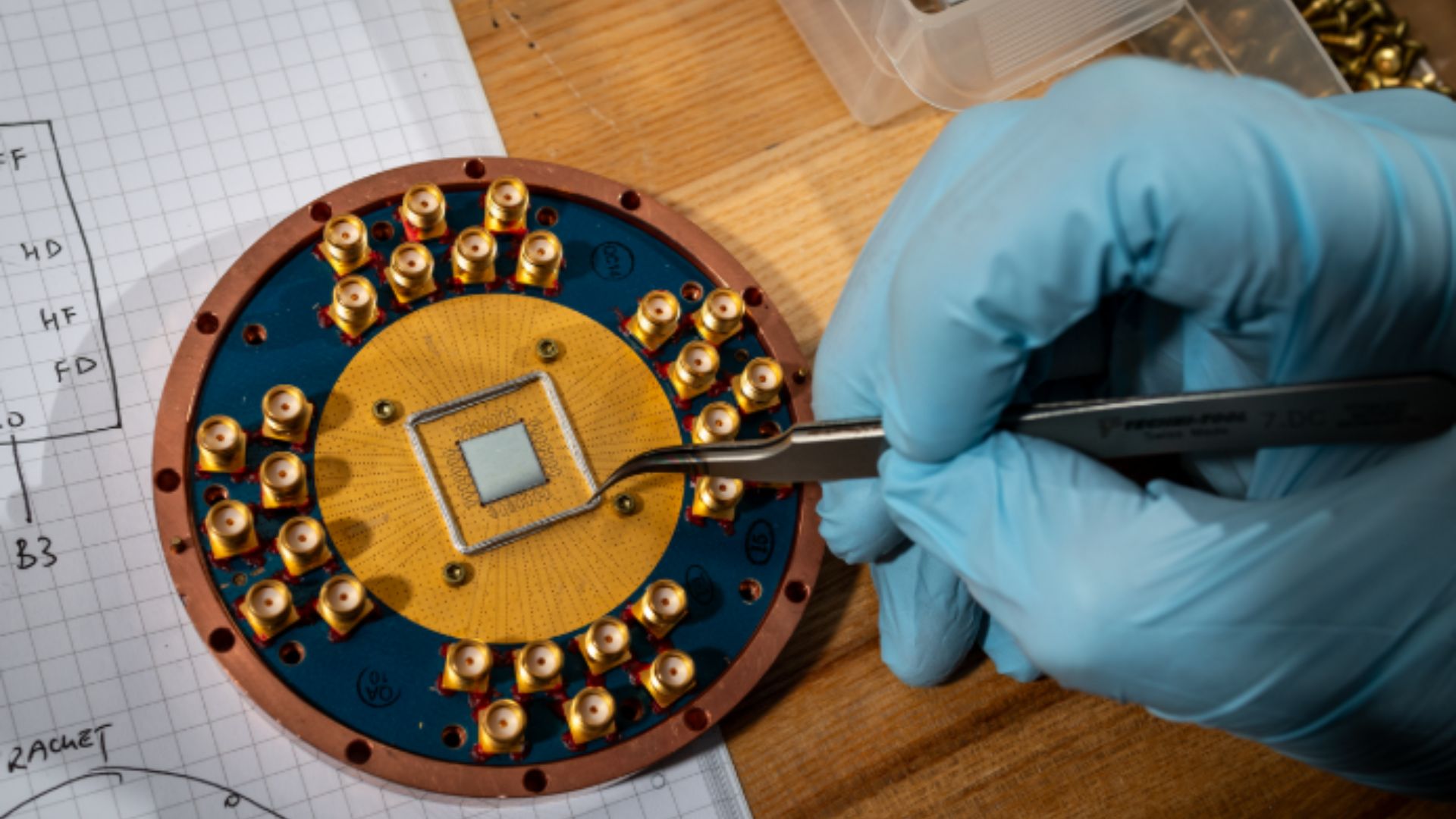 World’s lowest-loss photonic chip sets stage for utility-scale quantum computers