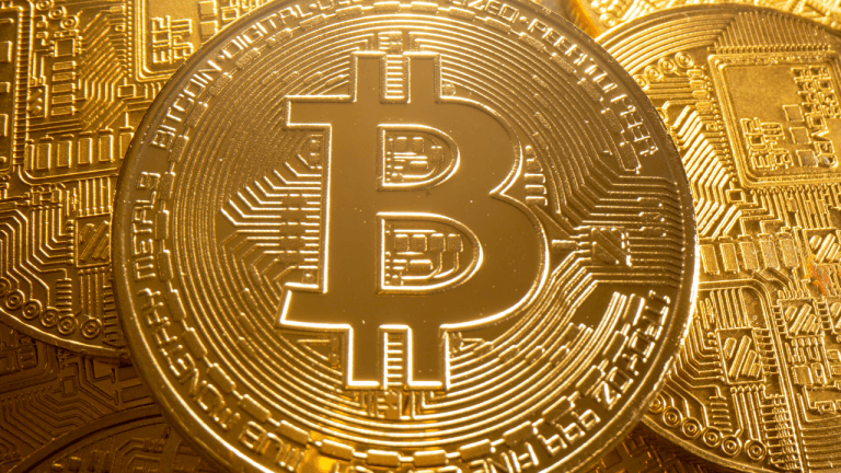 Bitcoin Price Watch: Consolidation Phase Could Precede Sharp Rally—or Breakdown