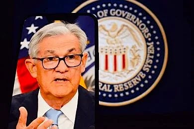 Fed Vice Chair Issues Stark Warning to Banks: Adopt Blockchain or Become Obsolete