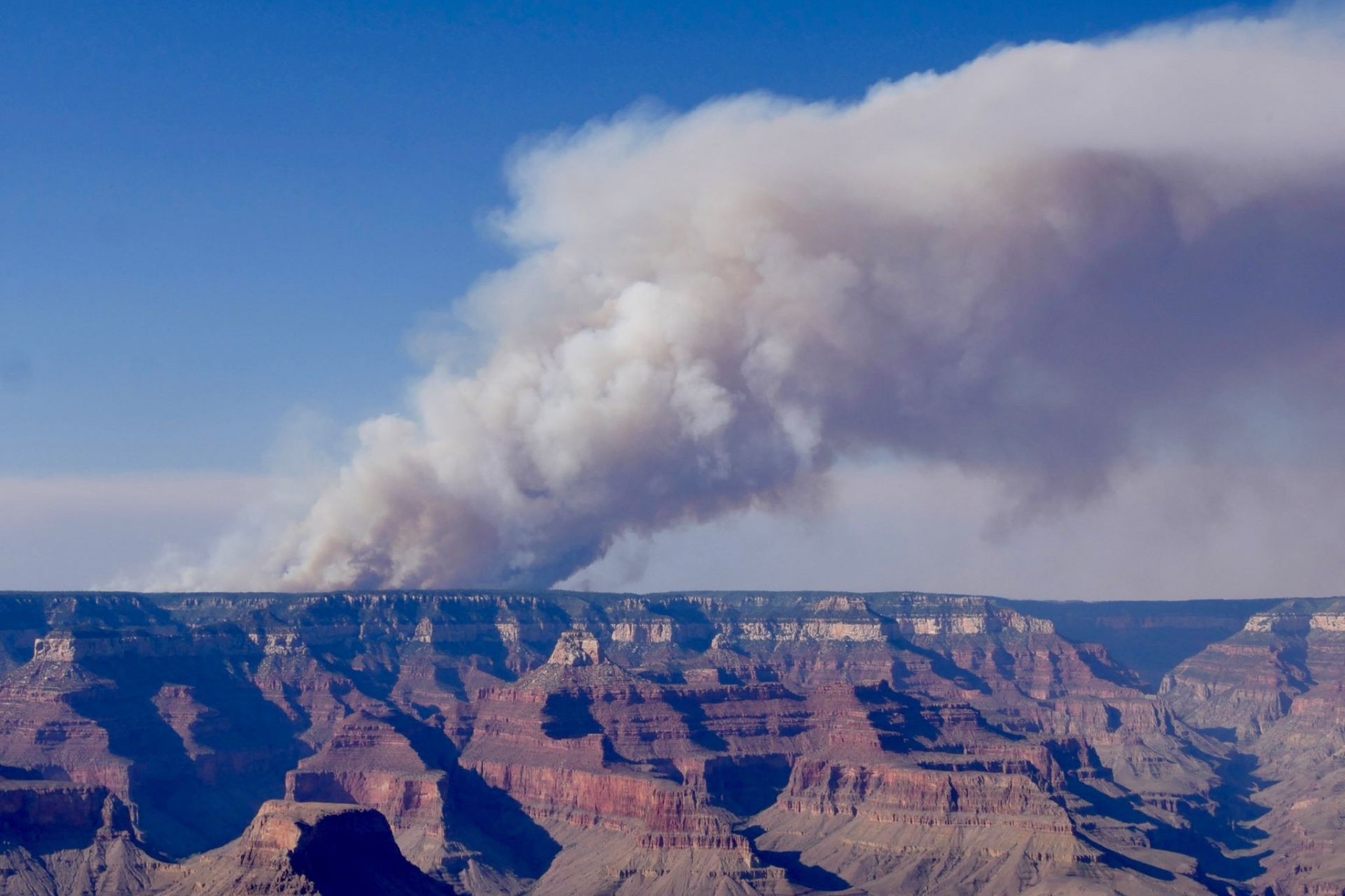 Grand Canyon ‘Megafire’ Explodes in Size and Is Now Creating Its Own Weather