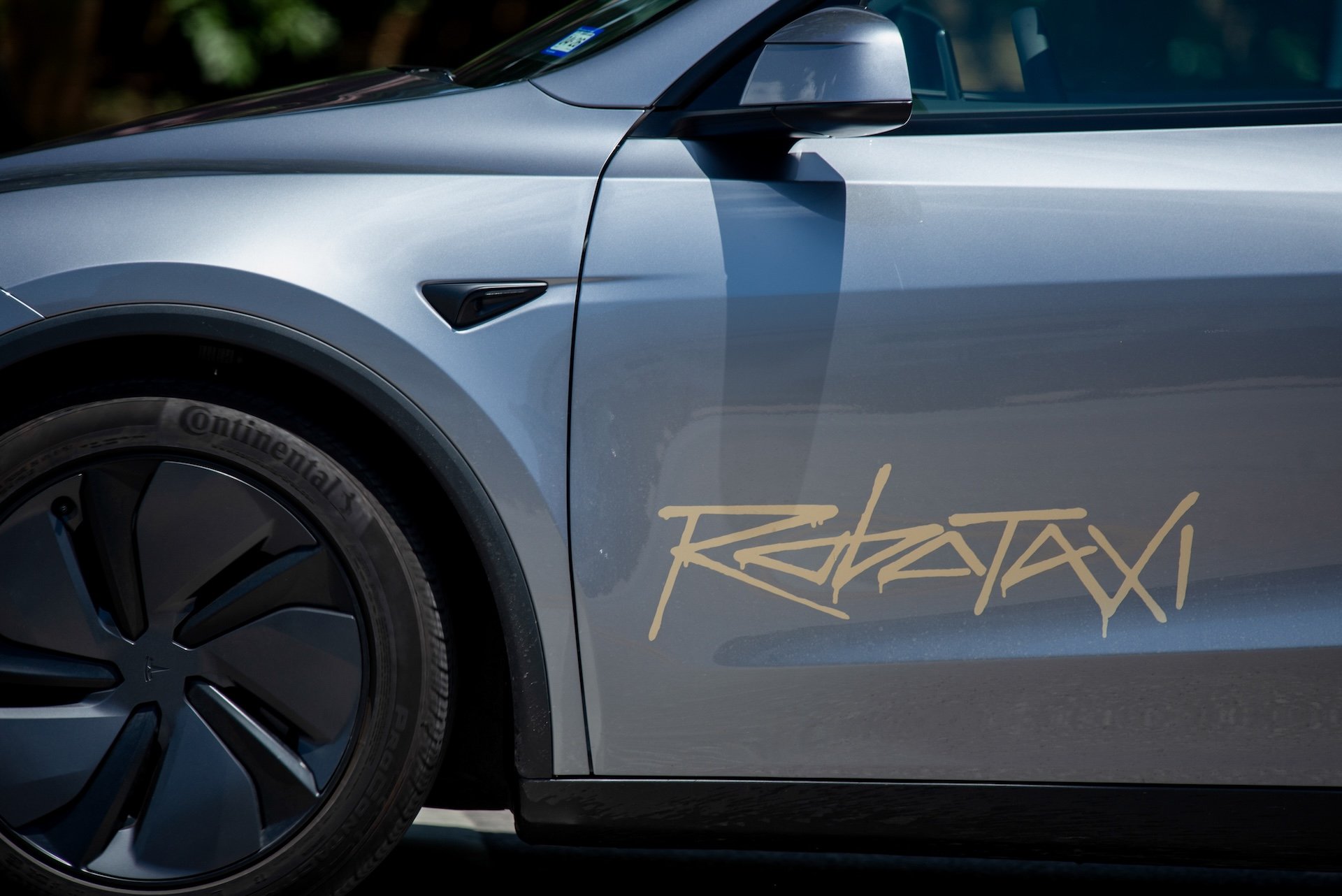 Tesla and Elon Musk Sued by Shareholders Who Say Robotaxis Violate Traffic Laws