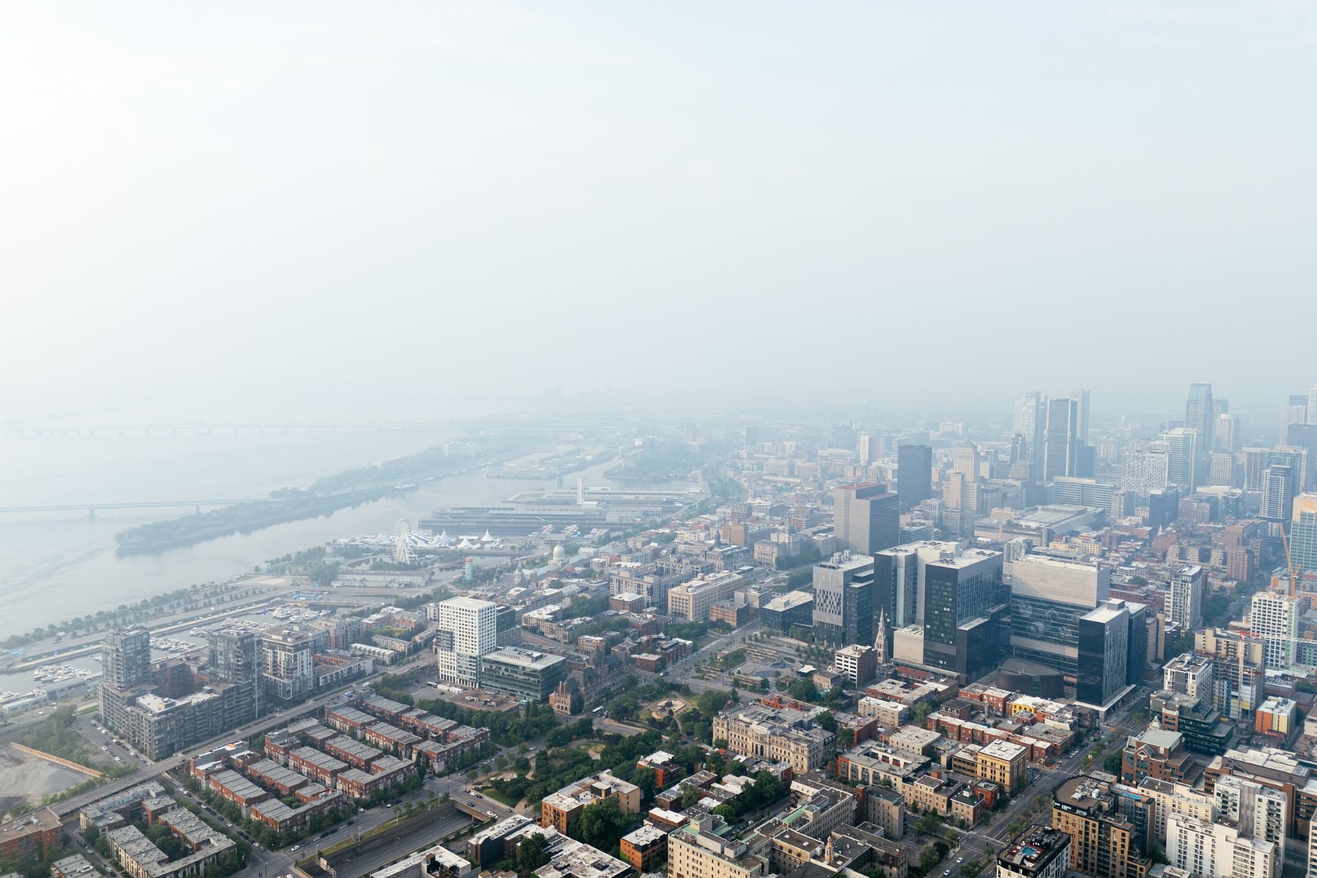 Wildfire Smoke Chokes Canada and U.S., Triggering Air Quality Alerts