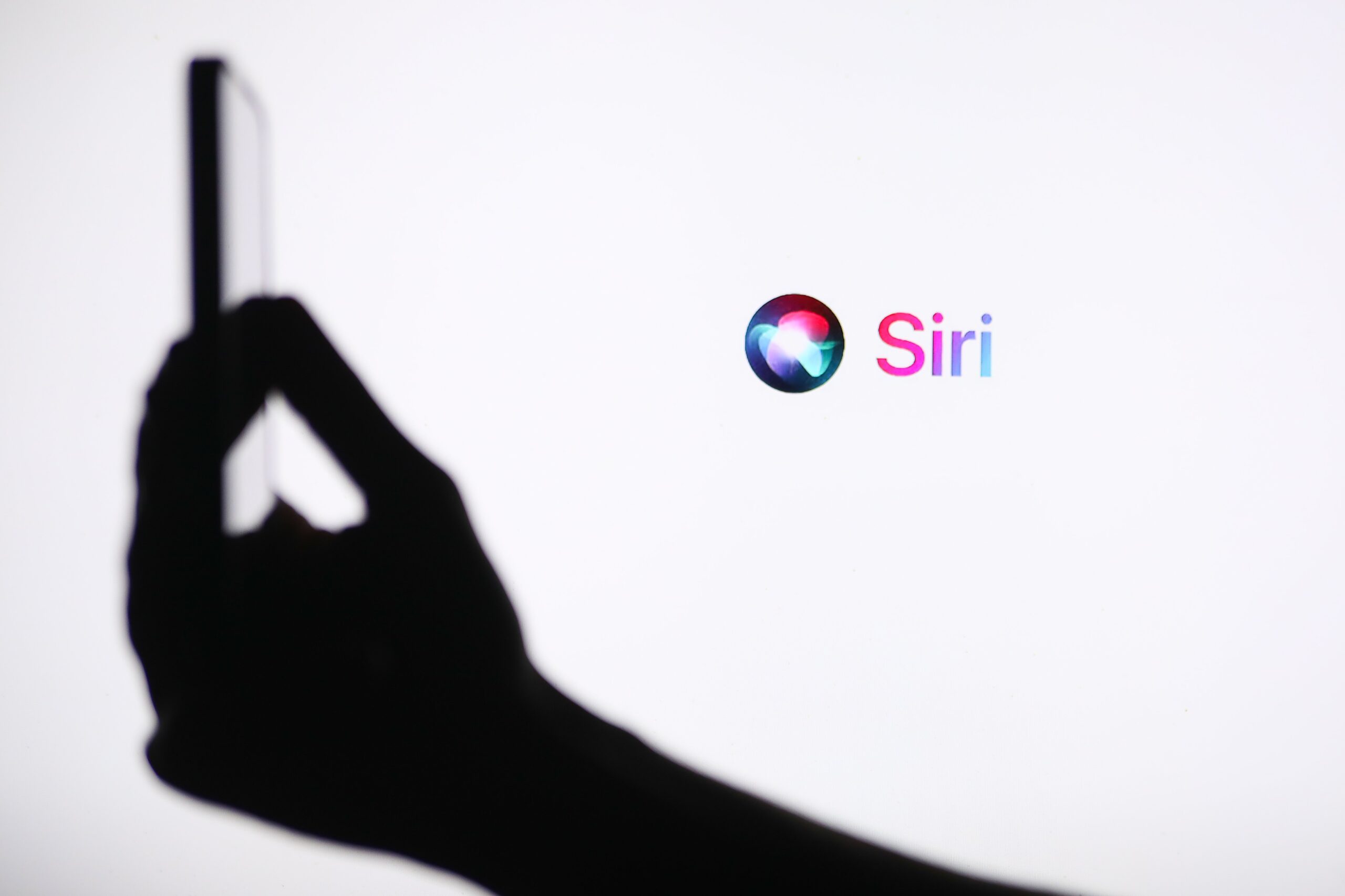 Apple built its own ChatGPT-like app to test out new Siri AI revamp
