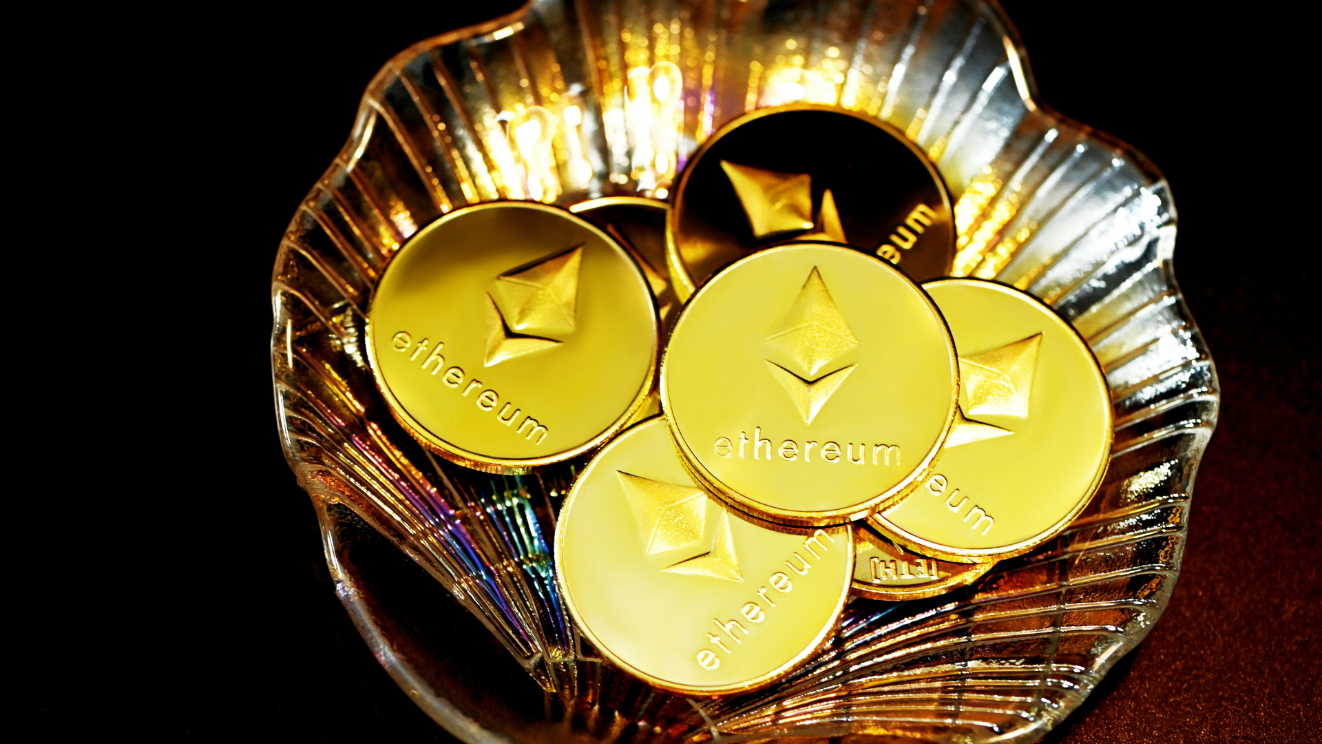 Ethereum at $4,900: Proof of Strength or a Painful Setup for Investors?