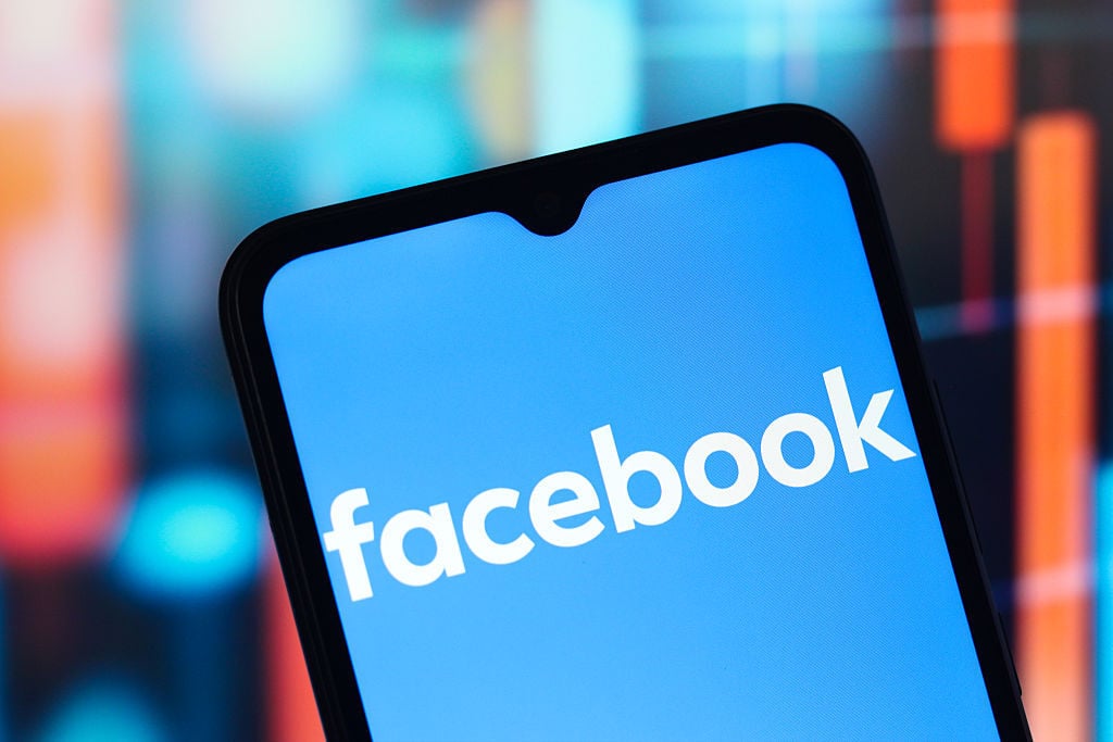 Facebook is bringing back the poke (again) for the youths