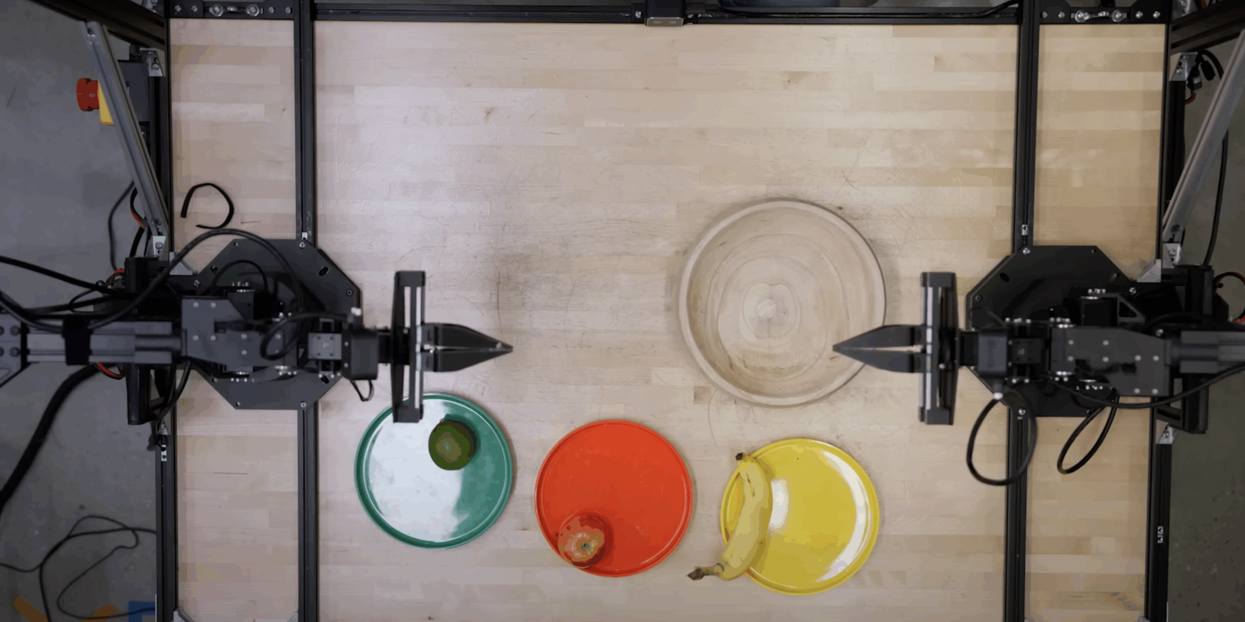 Google’s humanoid robot hands pass banana test using Gemini’s latest AI models