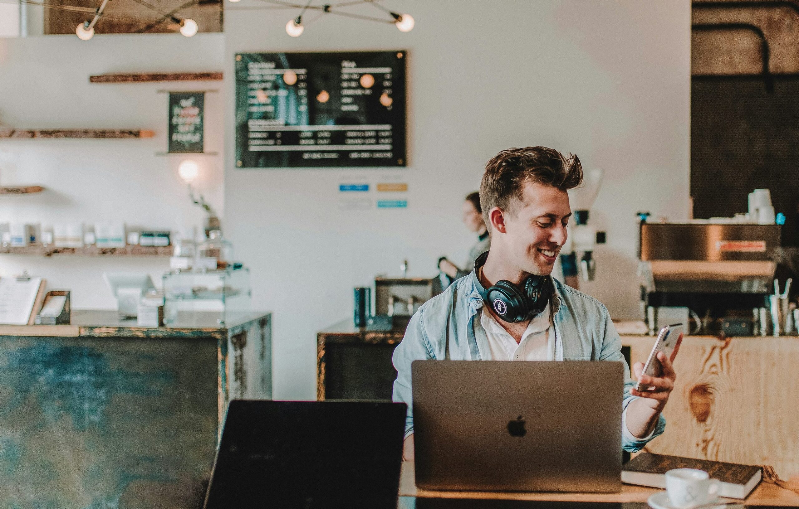 How I Turned My Knowledge Into a $750/Month Online Side Hustle With Digital Guides