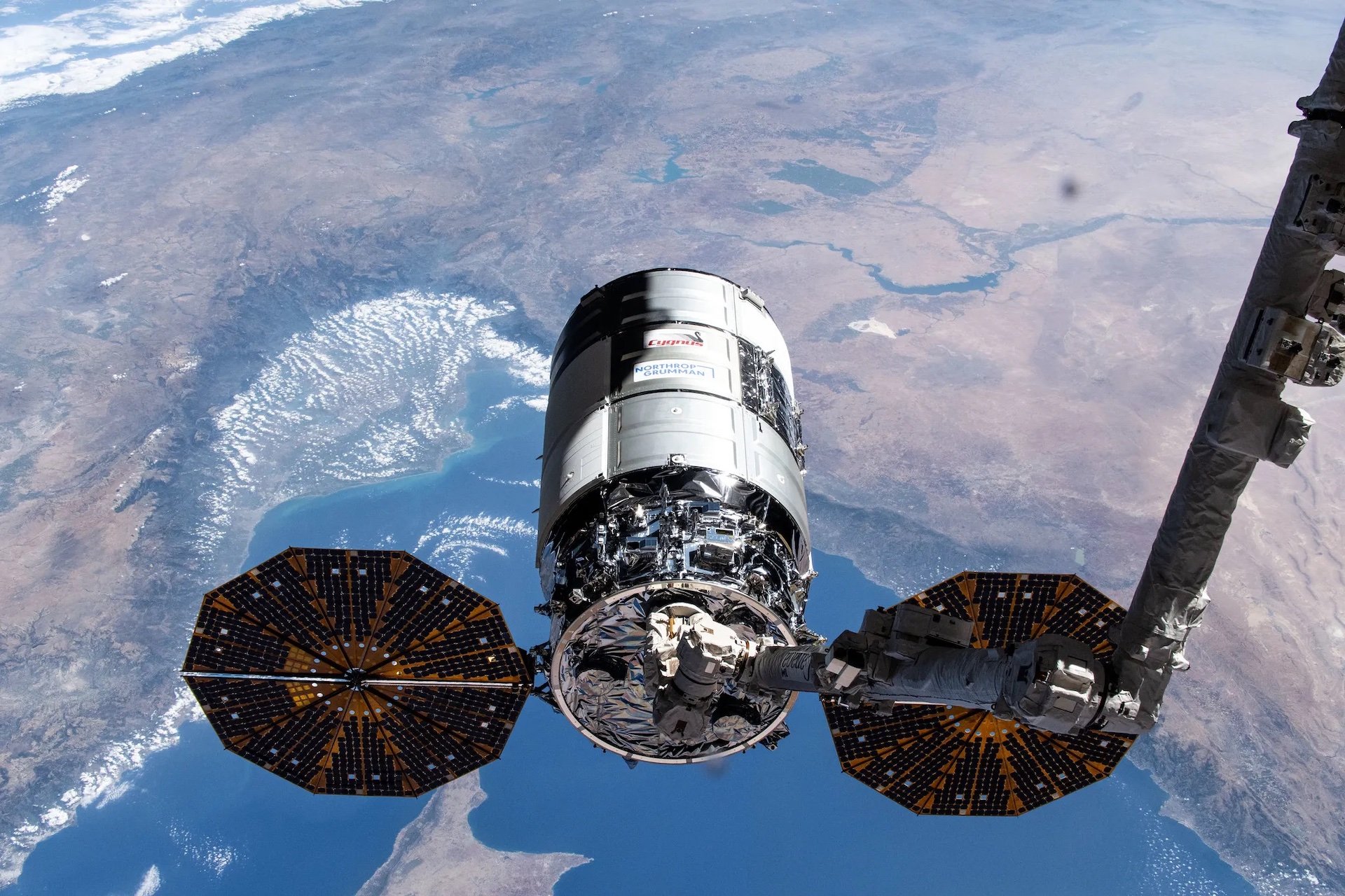 Jumbo Cargo Spacecraft Stumbles on Its Inaugural Trip to the ISS
