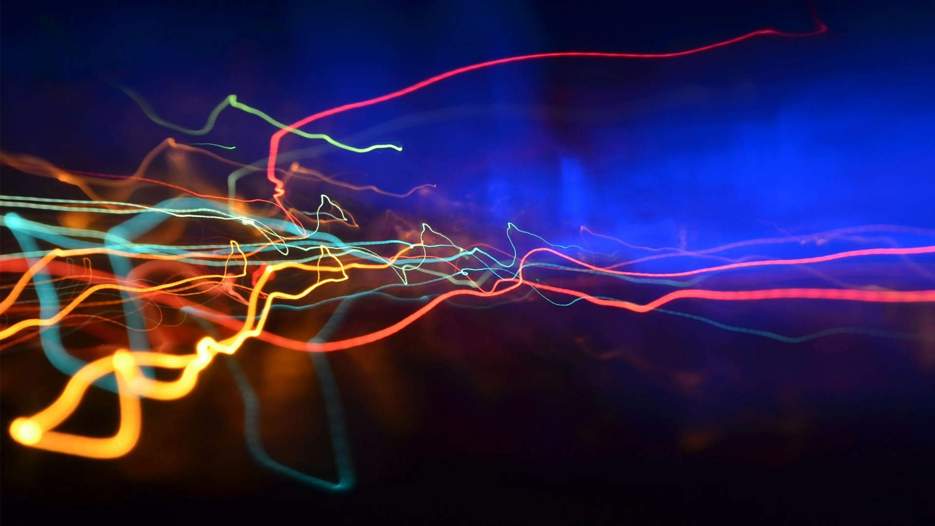 Light squeezed beyond limits: New nanostructures extend the life of terahertz devices