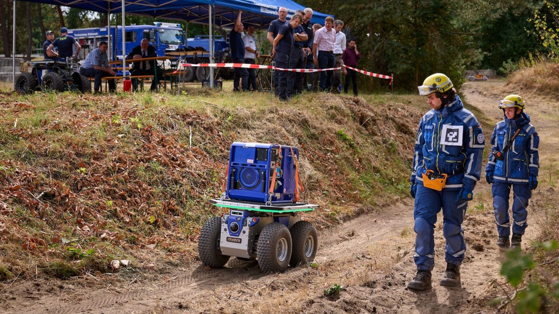 New disaster-response robot can carry 330-lb loads across rubble to save lives