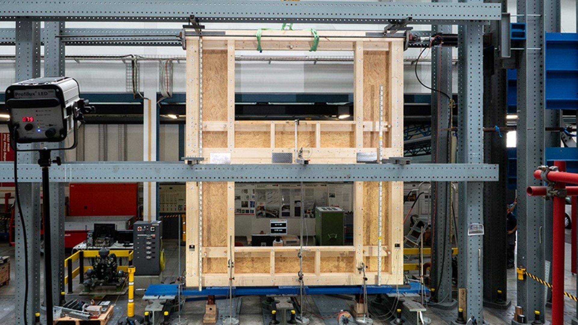 ‘Spectacular experiments’ show wooden walls withstand 100 kilonewtons of pressure