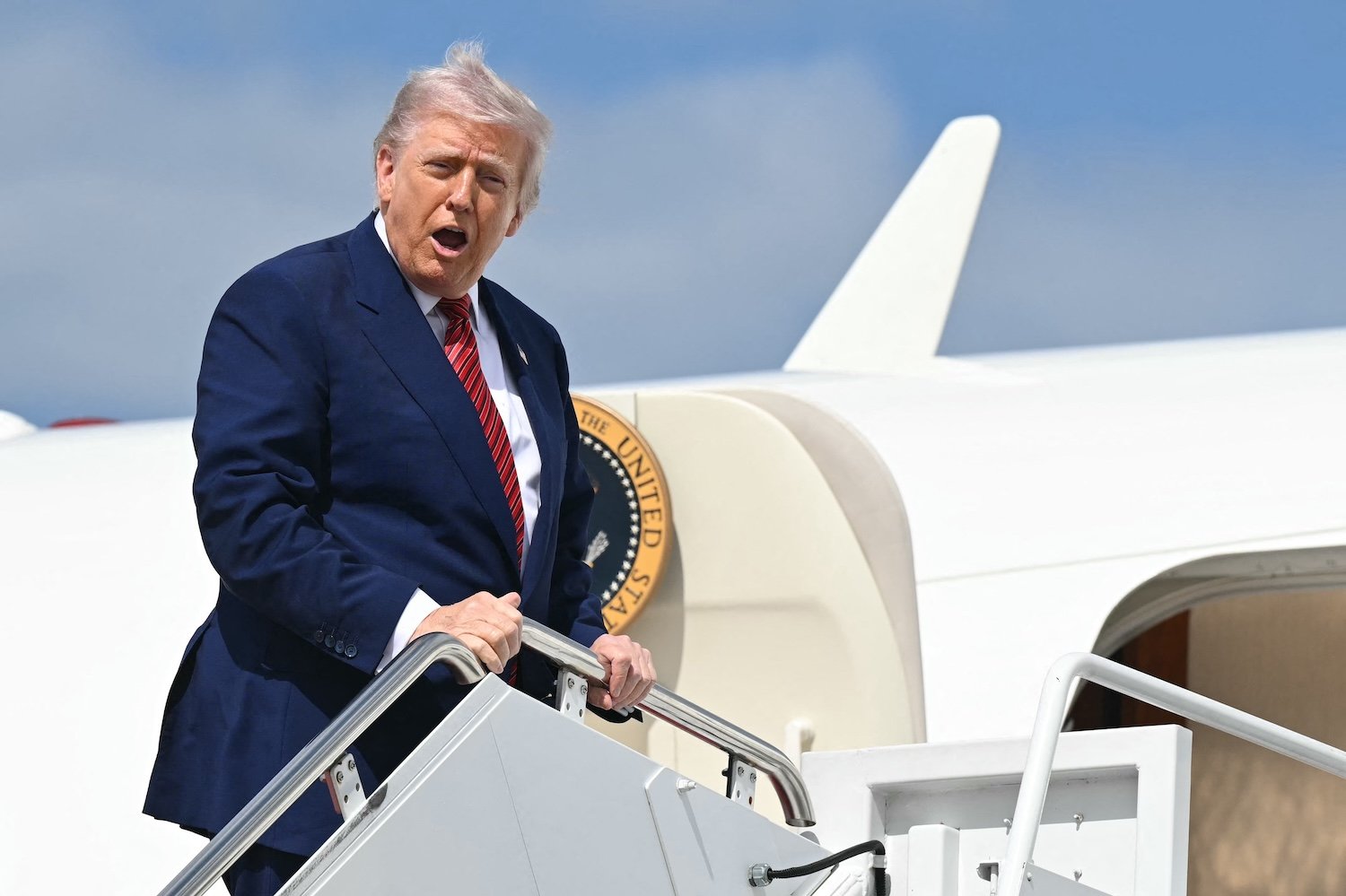 Spirit Airlines Pilot Reportedly Warned to ‘Get Off the iPad’ After Veering Too Close to Air Force One