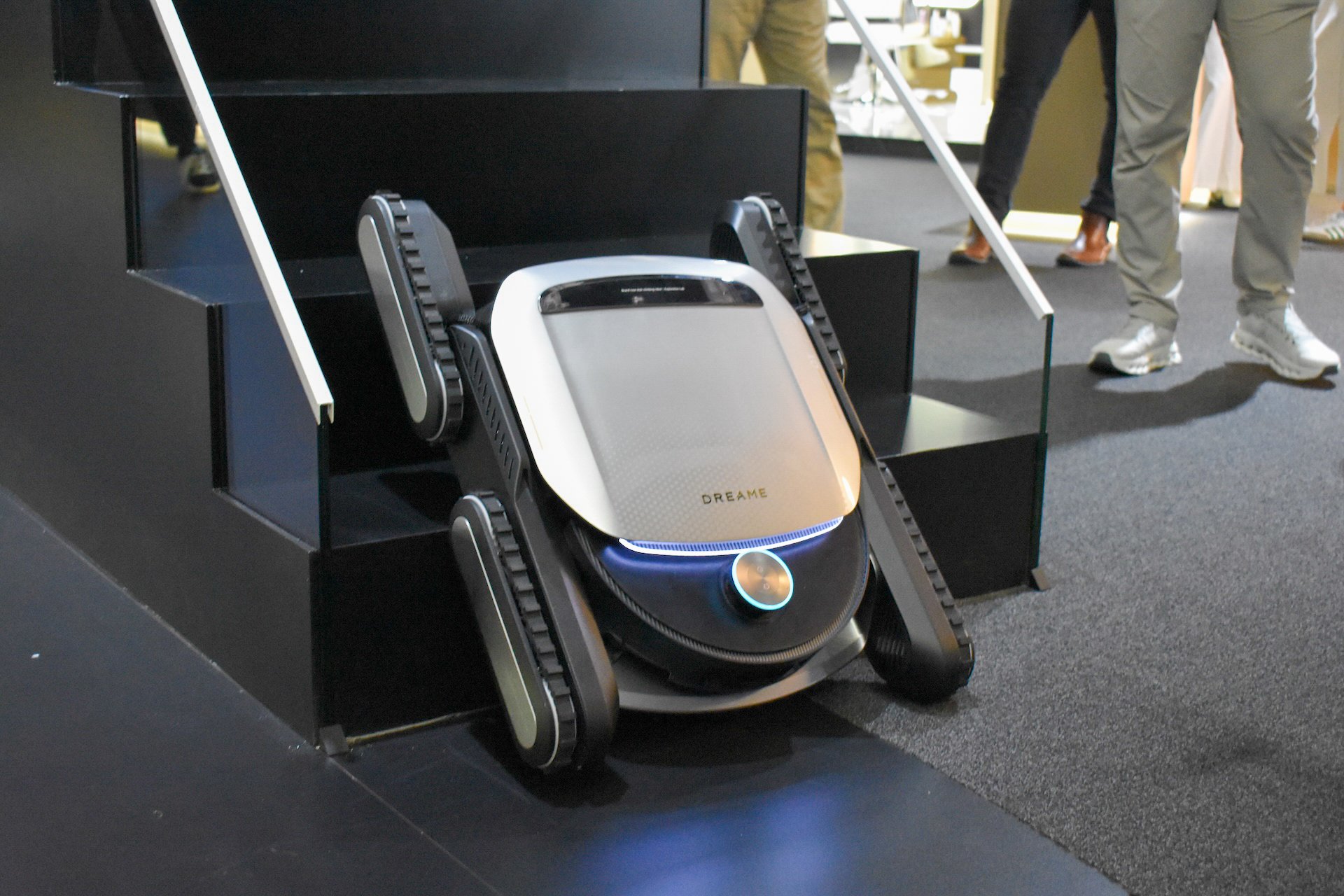 The Robot Vacuum’s Next Trick: Climbing Stairs