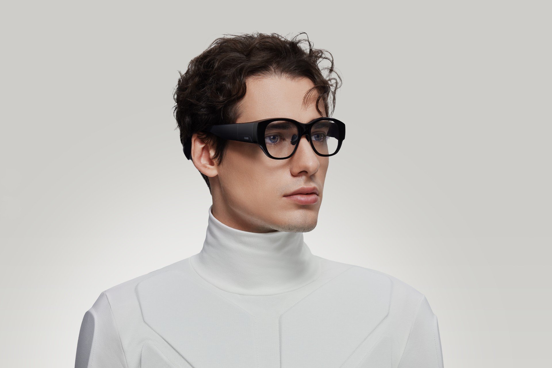 These 1080p Smart Glasses Can Be Controlled With a Touch-Sensitive Ring
