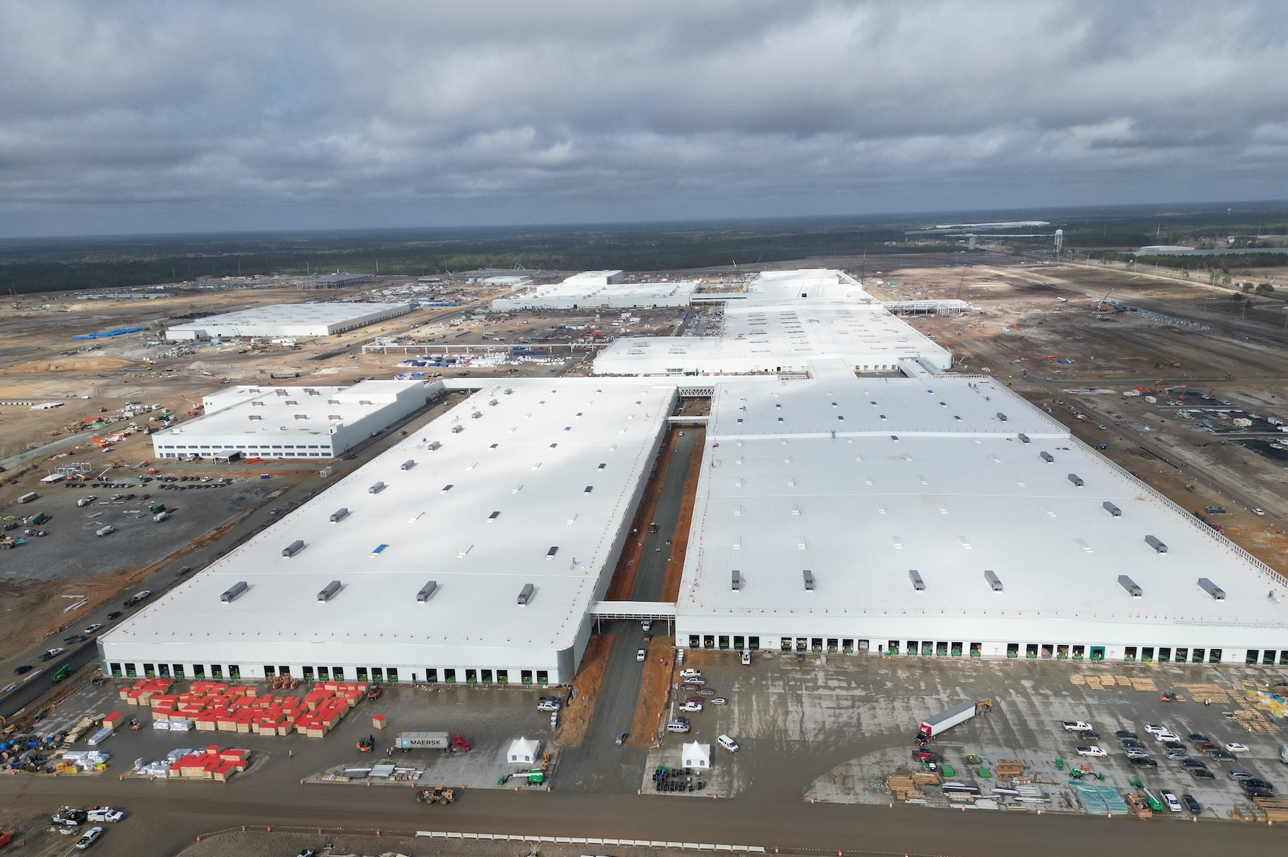 Trump Admin Raids Hyundai Construction Site as US Manufacturing Jobs Keep Shrinking
