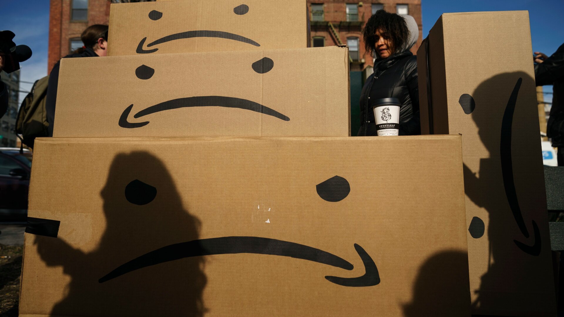 Amazon Rolls Out New AI Tool to Help You Decide What to Buy