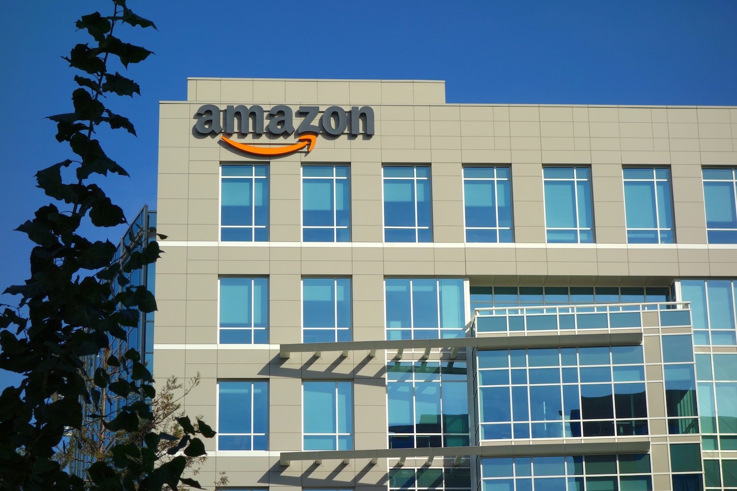 Amazon to Cut as Much as 9% of White Collar Workforce: Report