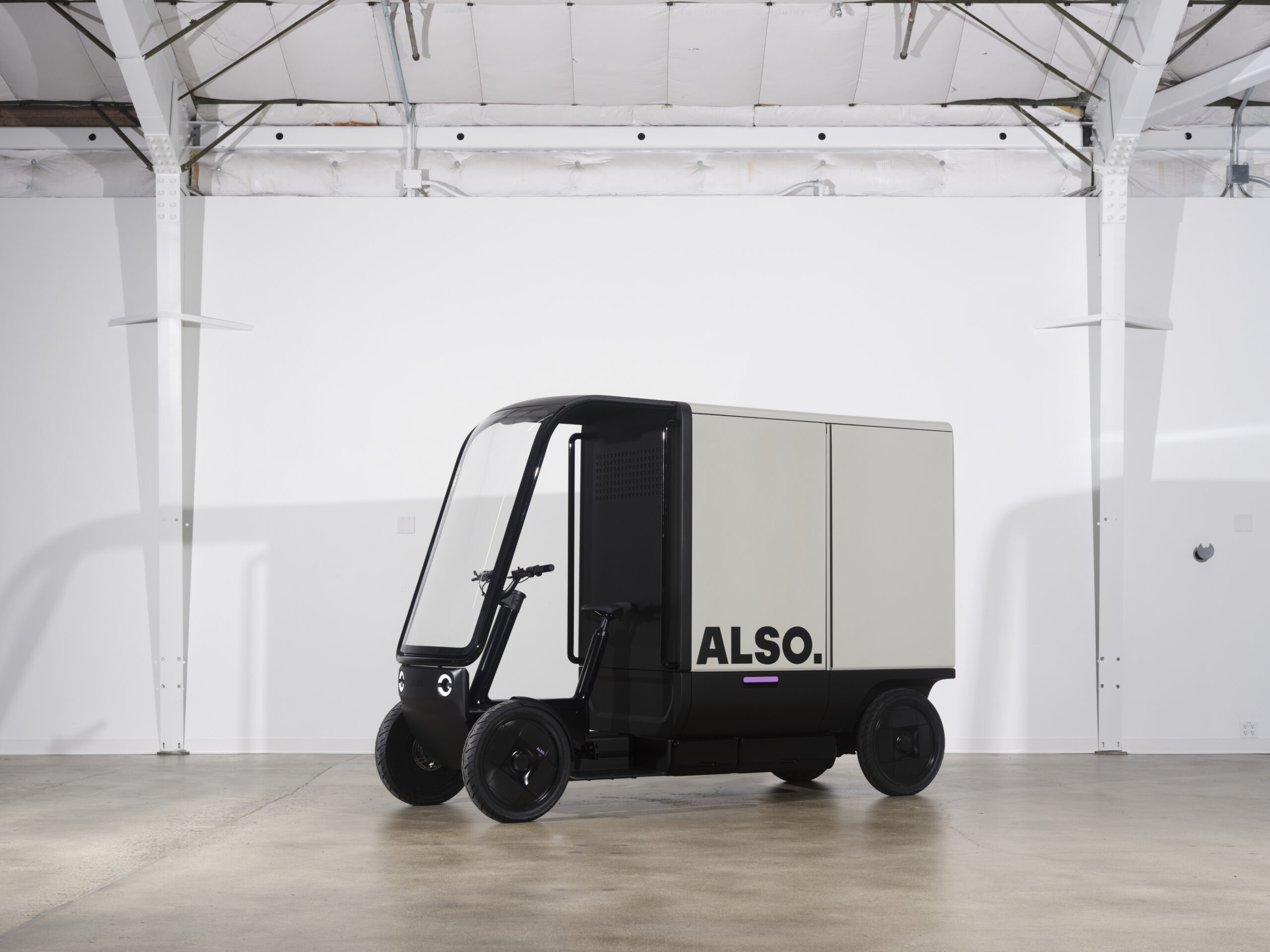 Amazon wants to buy ‘thousands’ of Rivian’s pedal-assist cargo bikes