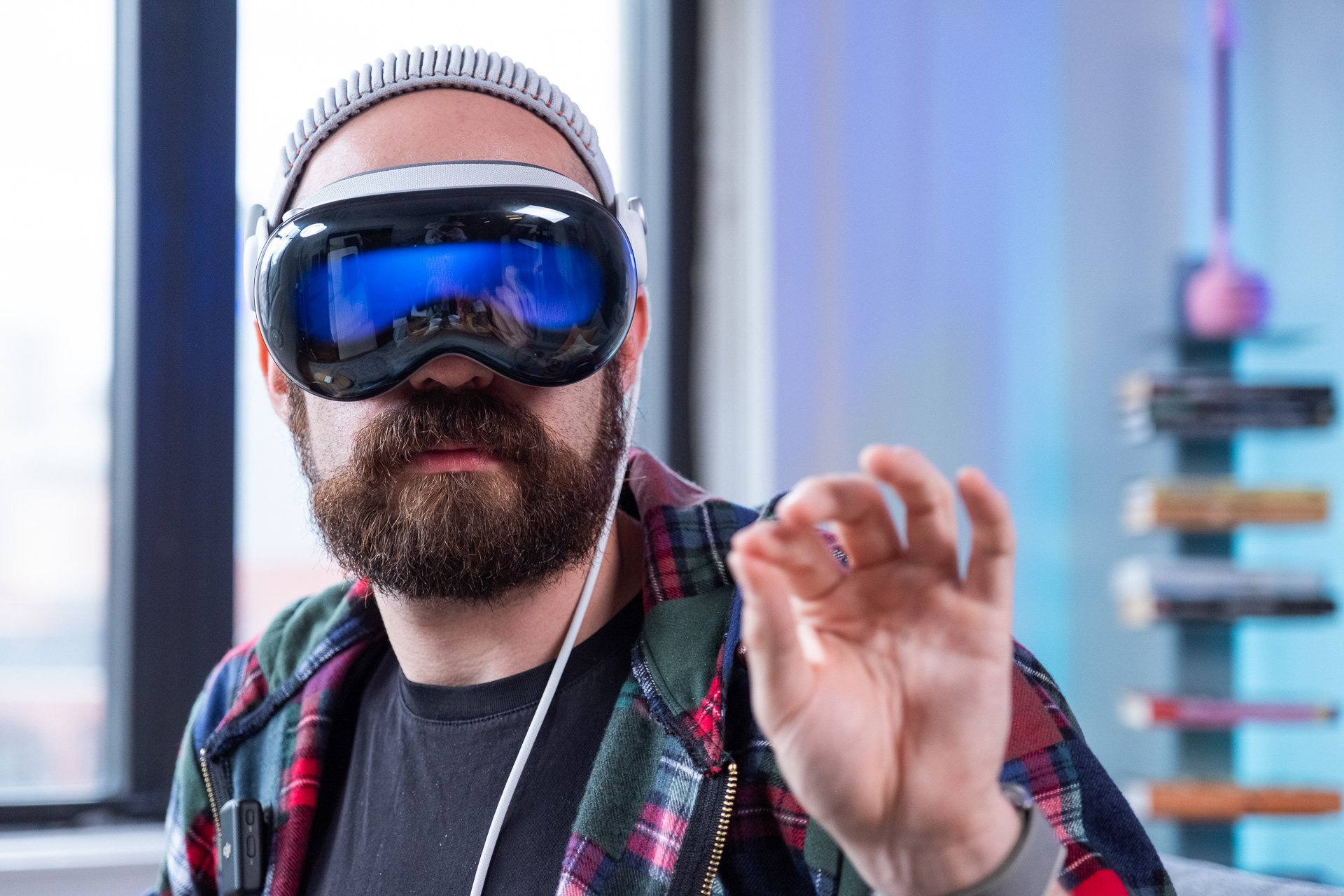 Apple Vision Pro (M5) Review: The Crown of the Dorks