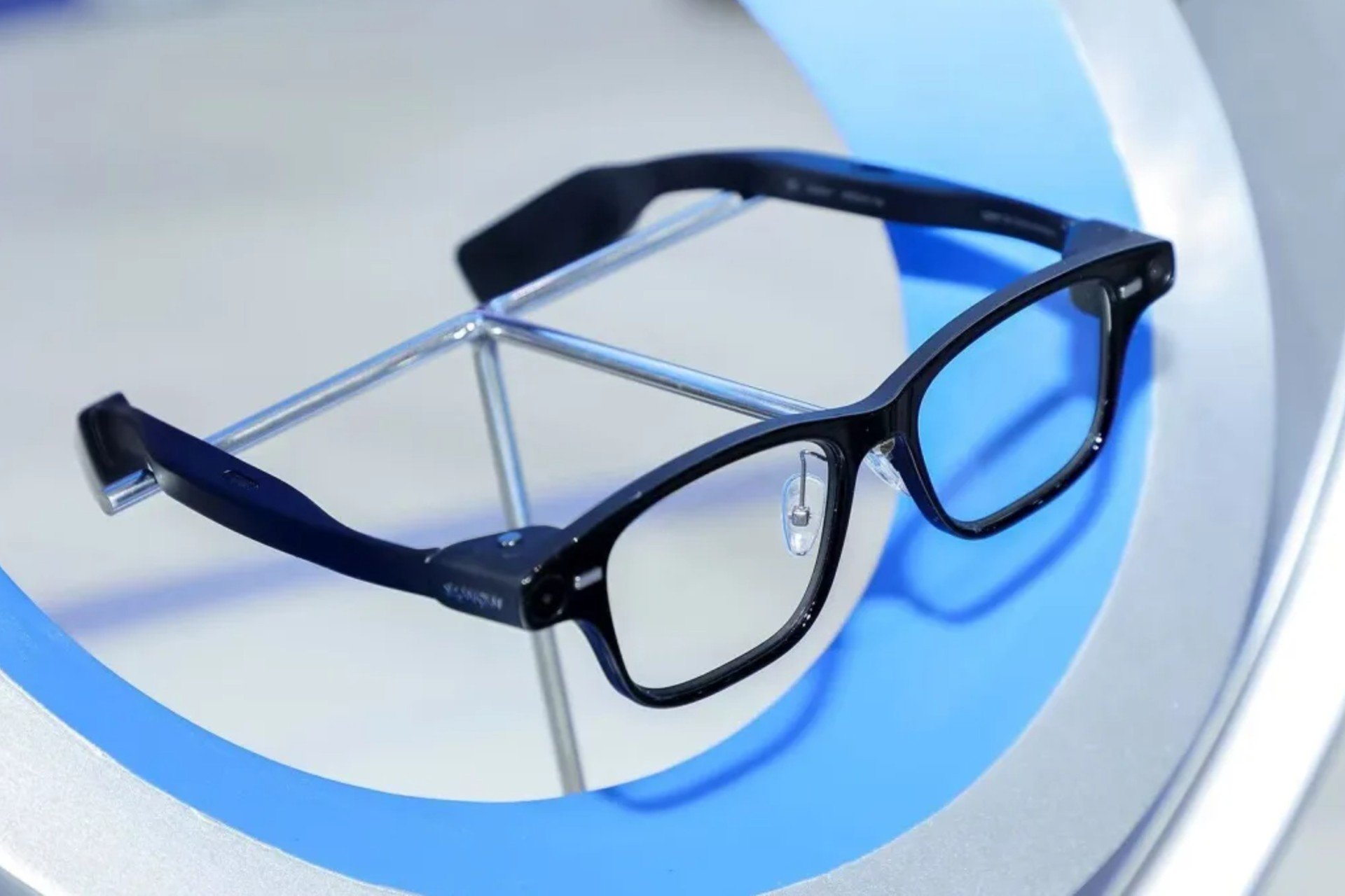 China Has Meta’s Ray-Ban Display Smart Glasses Beat in One Key Way