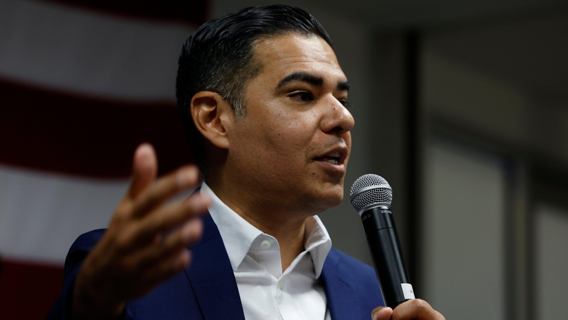 Democrats Will Launch a ‘Master ICE Tracker’ to Monitor Misconduct
