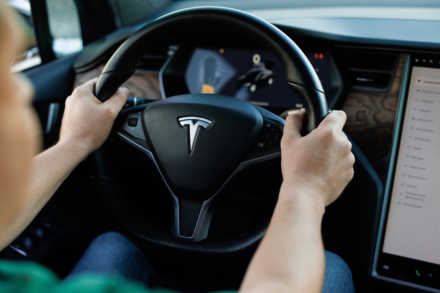 Don’t Listen to Tesla Fans on Social Media. FSD Did Not Just Prevent a Plane Crash