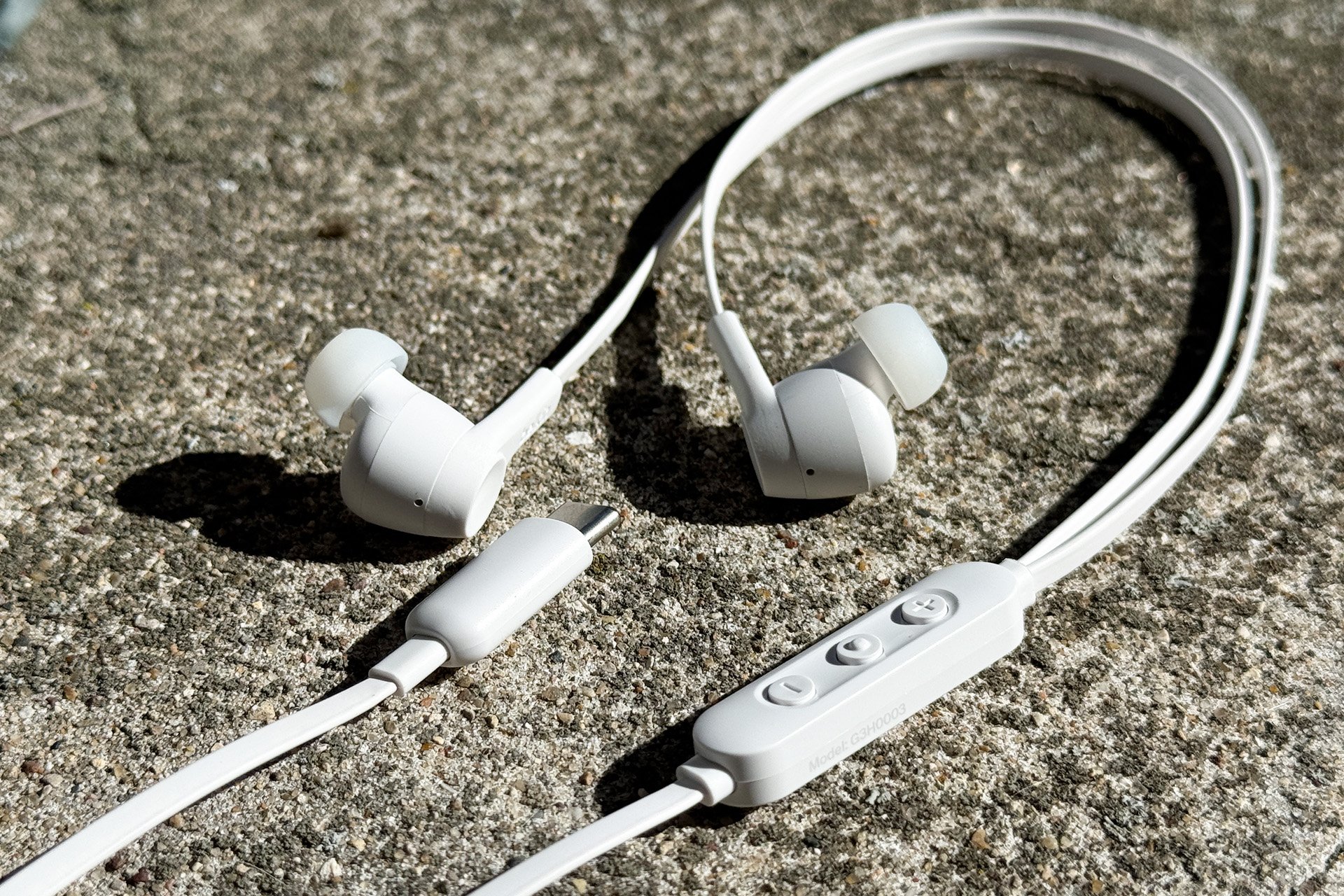 EarPods Are Not the Solution to Making Wireless Earbuds Better
