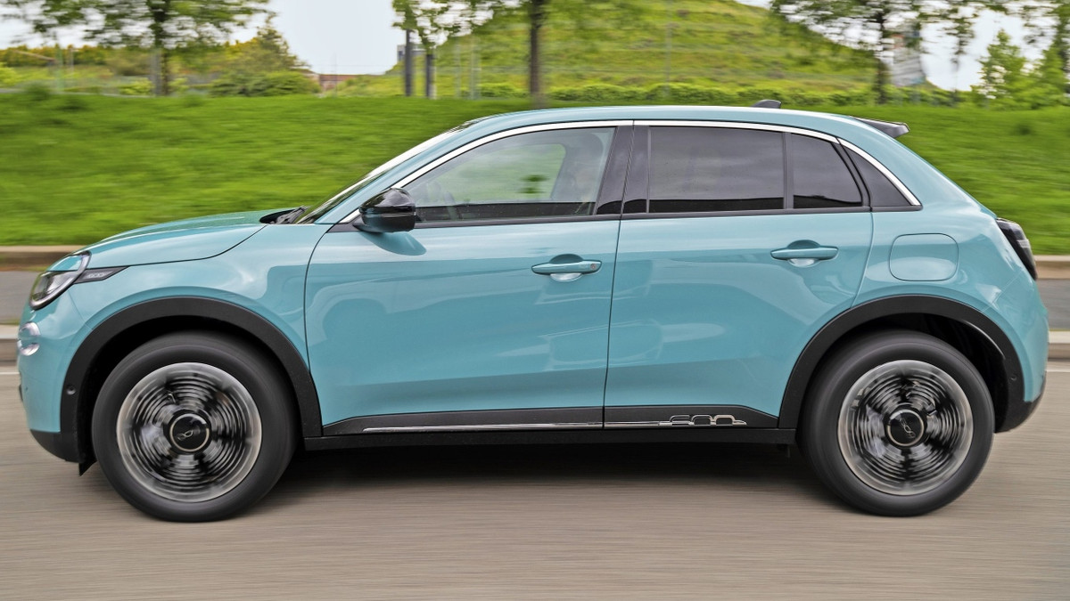 Infotainment im Fiat 600: Fiats flache Freude