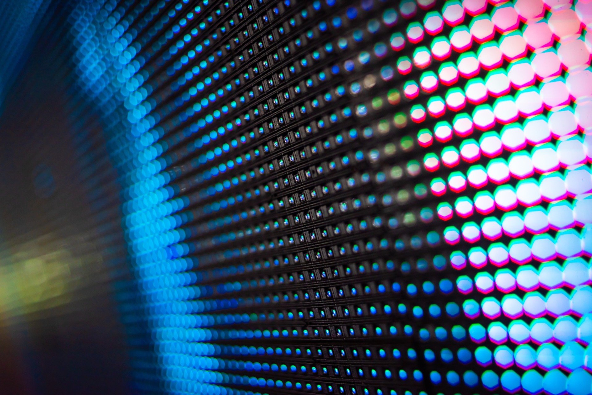 Physicists Built a Pixel So Small, Full HD Could Fit on a Bread Crumb