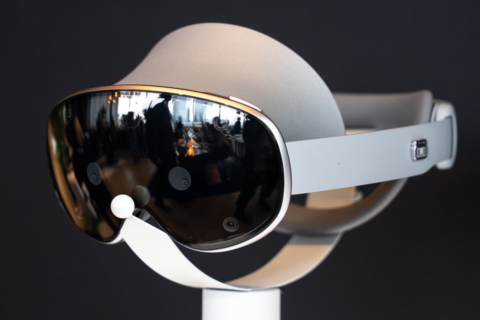 Samsung’s Vision Pro Killer Is Way Cheaper, but Still Very Expensive
