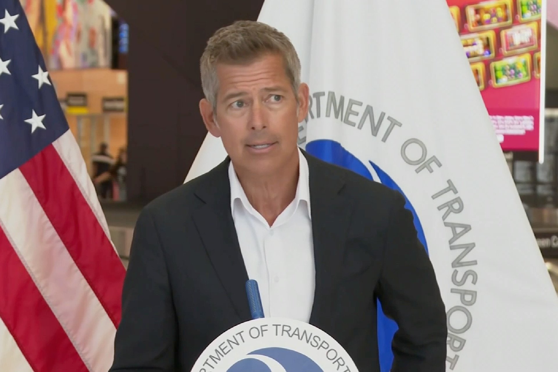 Sean Duffy Says He Doesn’t Want Air Traffic Controllers Working as Uber Drivers During Shutdown