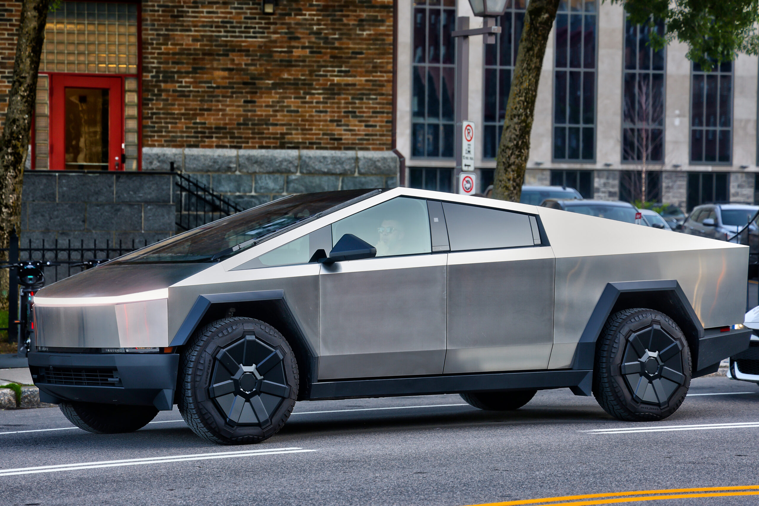 Tesla recalls roughly 10 percent of all Cybertrucks as their lightbars could fall off