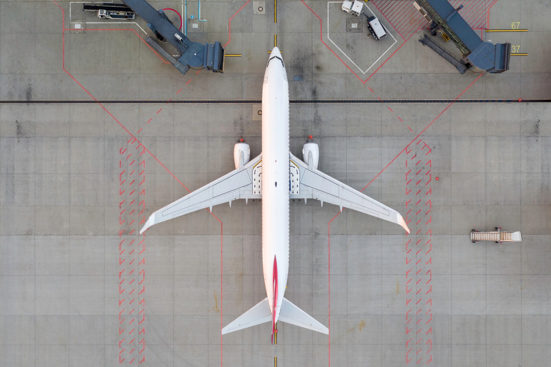 Thousands of Overworked Air Traffic Controllers Are Now Doing Their Job With No Paycheck in Sight