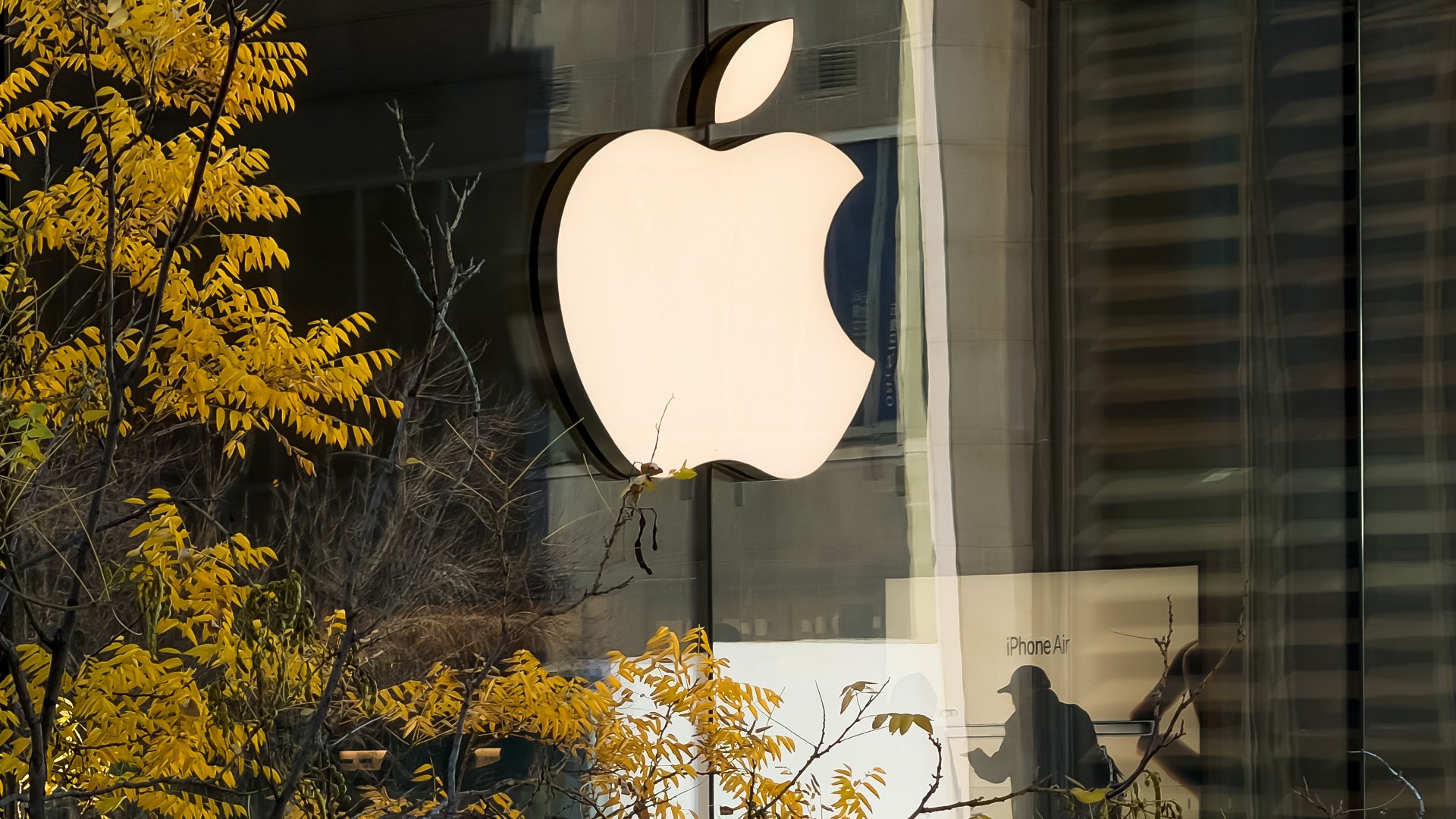Apples iPhone Fold is on track, but it might be pricier than we thought