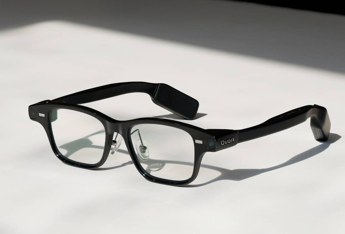 China’s Alibaba brings removable batteries to the smart glasses race