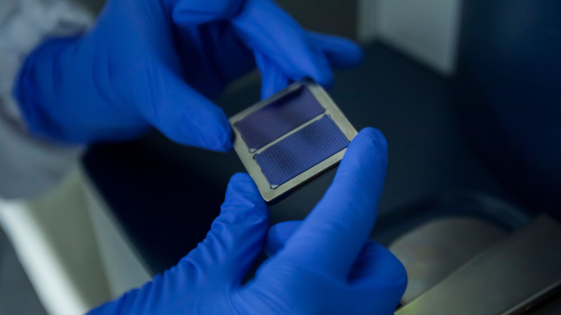 China’s next-gen solar cell hits 27.2% efficiency, endures 1,000 hours at 185°F
