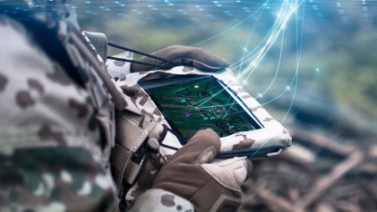 Digitale Funkgeräte der Bundeswehr: Übertragung einer Chatnachricht dauert 59 Minuten
