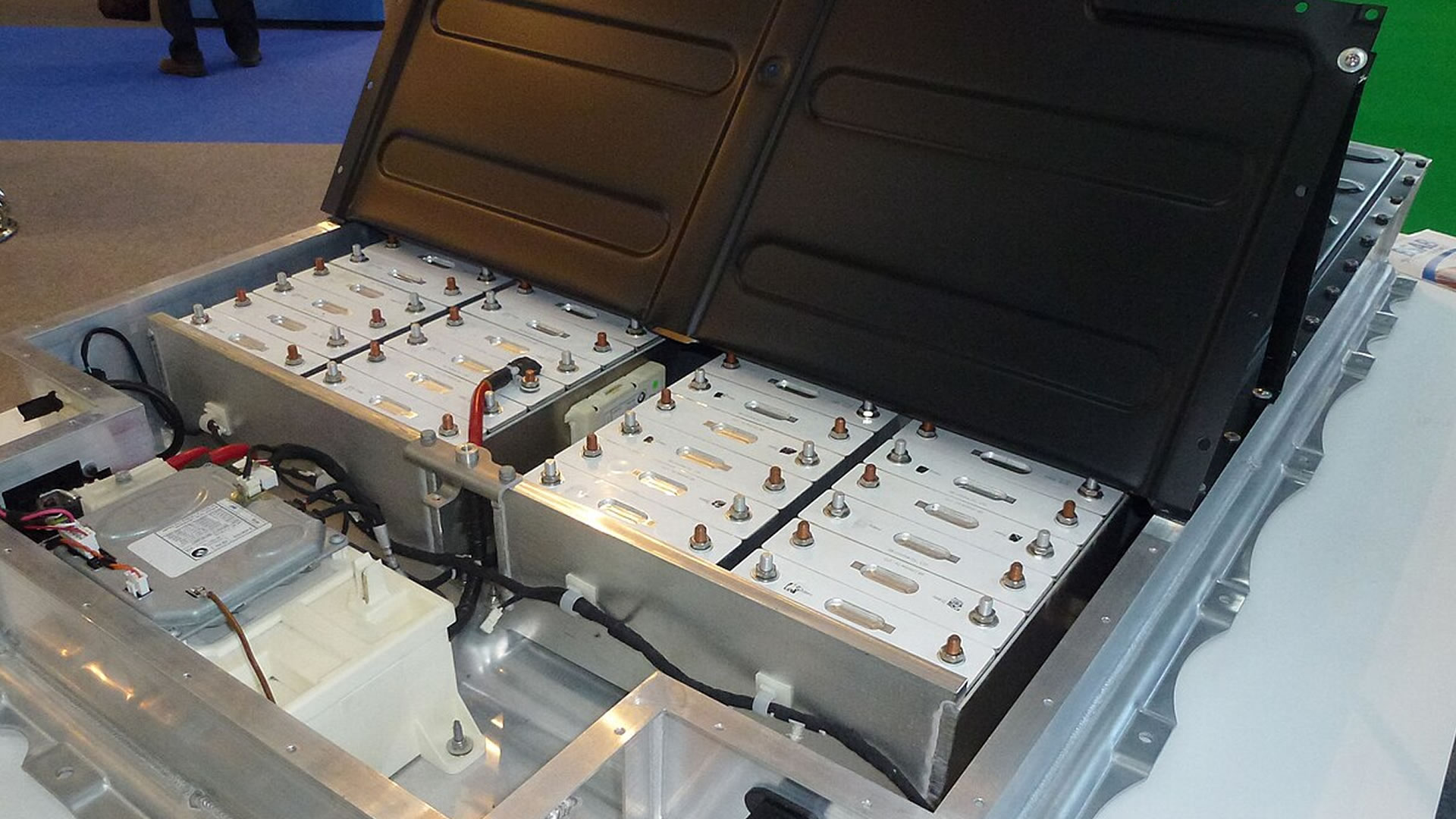 EVs could get 2.8x more range, 3x battery life with new ‘oxygen bodyguard’ gel